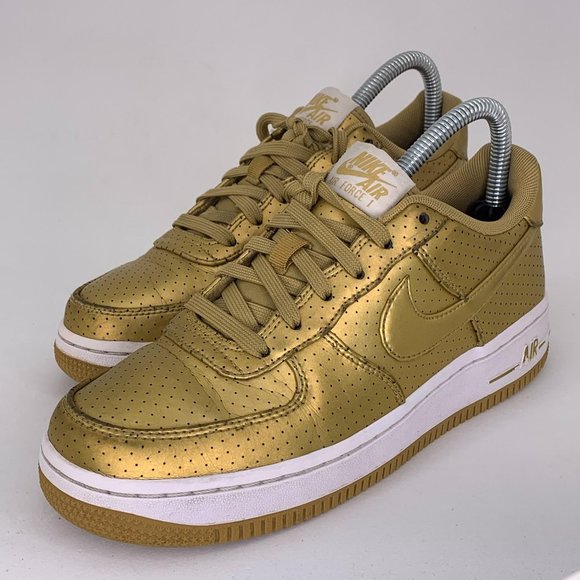 Nike Women’s Air Force 1 Gold/White Size 6.5 - Picture 1 of 11